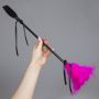 Bicz piórkowy z szpicrutą Secret Play fuksjowy 48 cm - 4